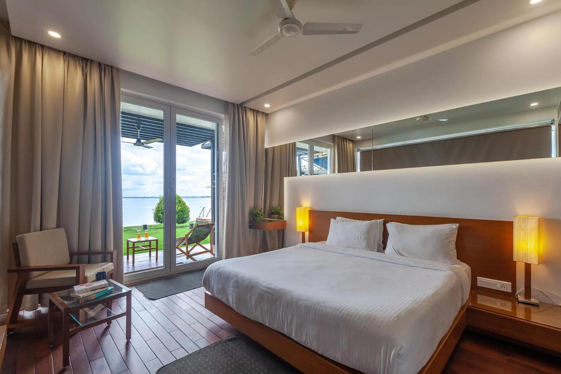 Stayvista At The Rain - River Villa With Infinity Pool Alappuzha Exterior photo